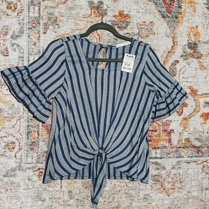 Front Tie Peplum Sleeve Crop Top